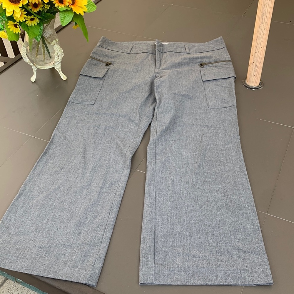Cropped cargo pants
